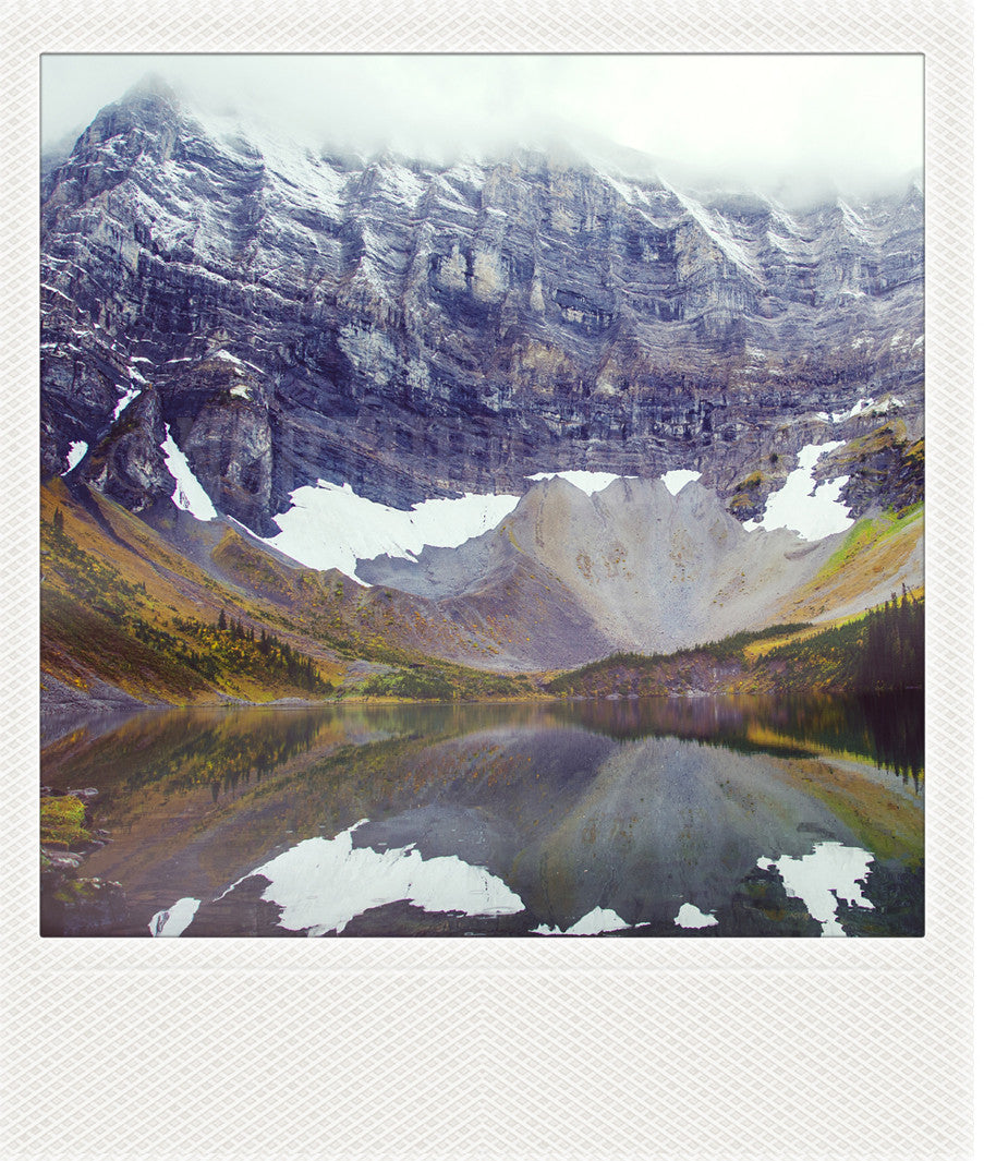 Imán Polaroid metálico<br> Paisajes de montaña de Alberta