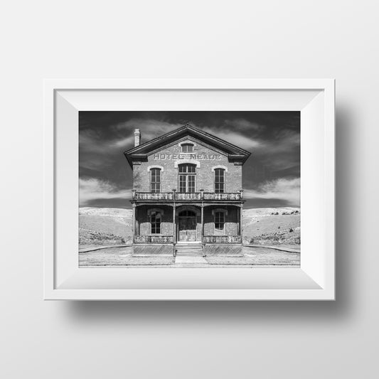 Colección Kuva<br> Hotel histórico Meade<br> Ciudad fantasma de Bannack Montana<br> Impresión en blanco y negro de archivo de lanzamiento limitado